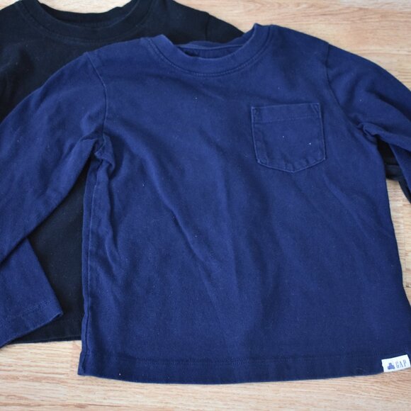 EUC Bundle of 4 Gap Toddler Pocket Long Sleeve Shirts - Picture 10 of 10